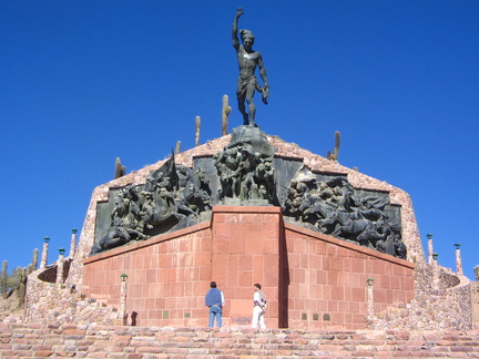 IMG 0111 Potsierlijk monument van de onafhankelijkheid Humahuaca