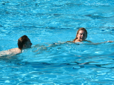 IMG 0821 Machiel en Rudina aan het zwemmen