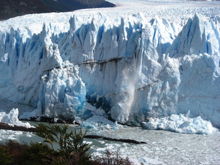 IMG 2603 Vallend ijs Perito Moreno