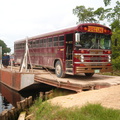 IM004133 Bus rijdt van pont af