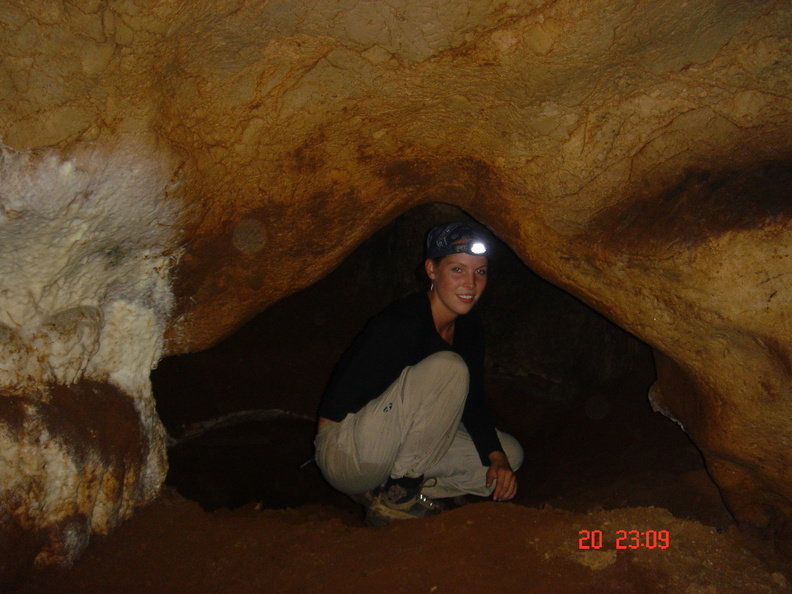 IM004445a_Marianne_in_the_cave.jpg
