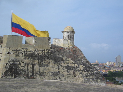 IMG 8008 Colombiaanse vlag bovenop San Felipe