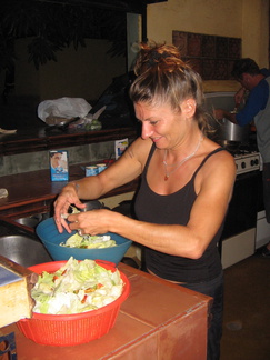 IMG 8609 Rachel doet de salade