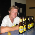 2008 Pan-Col 946 - Greg met Aguila, het Colombiaanse bier