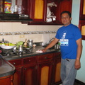 2008 Pan-Col 1050 - Bij ma thuis helpt Heriberto goed mee in het huishouden