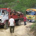 IMG 1434 Van Metapan naar El Poy vrachtwagen met pech op de weg