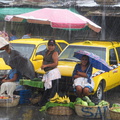 IMG 1950 Regentijd op de markt van San Salvador