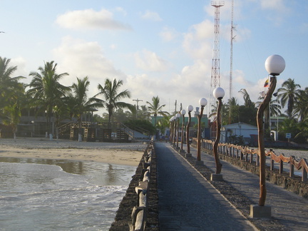 IMG 1497 De pier van Puerto Villamil