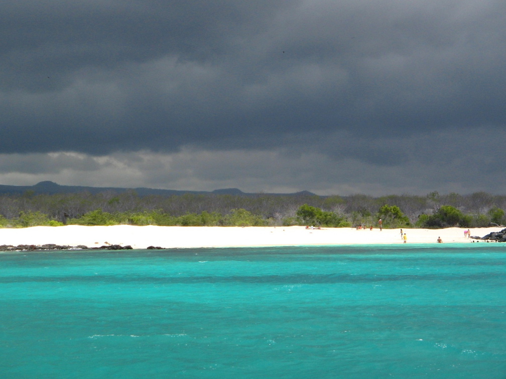 IMG 1292 Niet altijd goed strandweer op de Galapagos