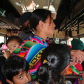 IM004781 Naar Chichicastenango in de bus is het druk