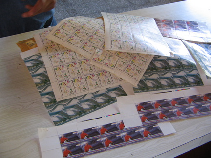 IMG 0390 150 Quetzal in postzegels van 2 1 0 4 en 0 1 Quetzal