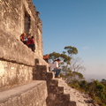 IM006207 Net te laat voor de zonsopkomst vanaf Templo IV in Tikal