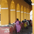 IMG 1072 Wassende vrouwen voor Convento Santa Clara