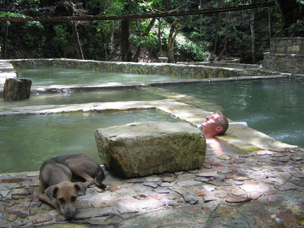 IMG 2617 Eelco relaxt in Agua Termales