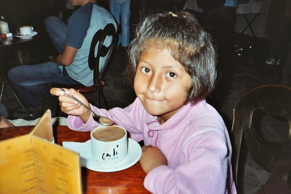Jalapa Flowergirl drinking chocolate