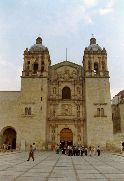Oaxaca_Iglesia_de_Santo_Domingo.jpg