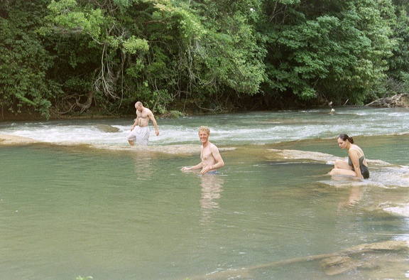 Palenque Agua Azul 6 swimming