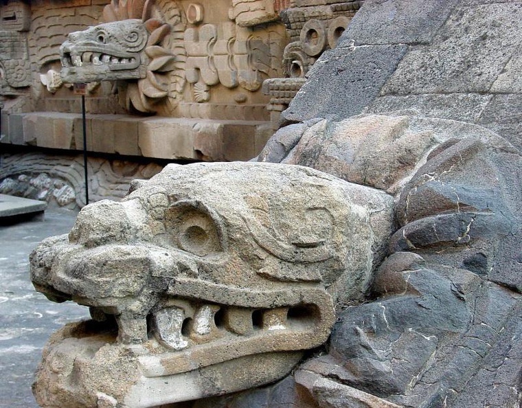 Teotihuacan_veren_slang_Quetzalcoatl_brawob.jpg