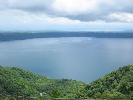 IMG 4254 Uitzicht over Laguna de Apoyo II van III