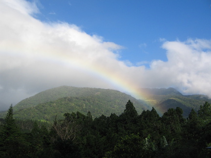 IMG 6156 Regenboog boven de omgeving van Boquete