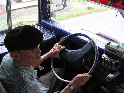 IMG 6707 Bejaarde buschaufeur Panama City