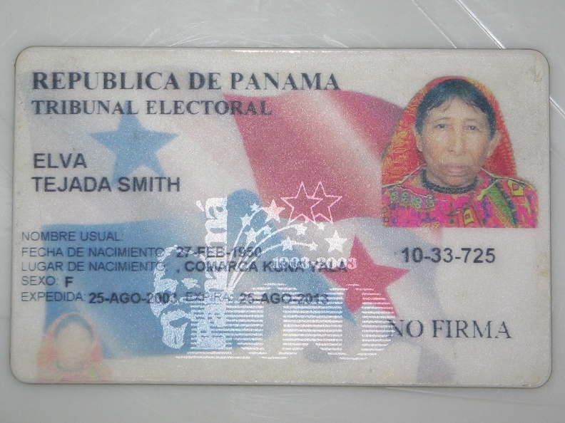 IMG_6713_Identiteitskaart_van_de_moeder_van_hostelmedewerkster_Panama_City.jpg