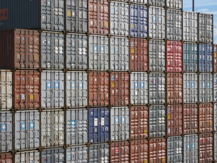 2008 Pan-Col 141 - Containers, containers, containers
