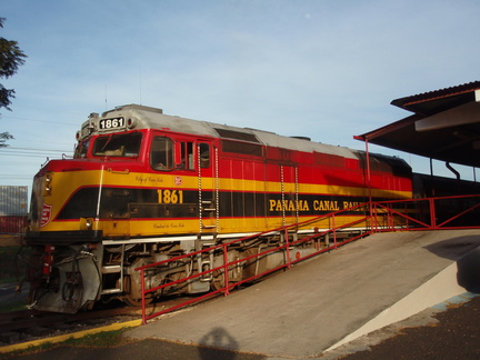 2008 Pan-Col 264 - De trein langs het Panama kanaal