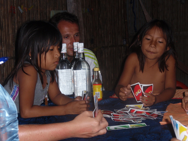 2008 Pan-Col 502 - Marco houdt zich al snel met drank, gokken en vrouwen bezig.jpg