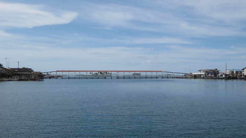 2008 Pan-Col 761 - De brug die de 2 eilandjes verbindt.jpg