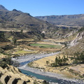 IMG 2990 Uitzicht over de rivier met oude Inca terrasvelden