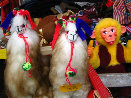 IMG 3840 Knuffellamas op de Feria Dominical
