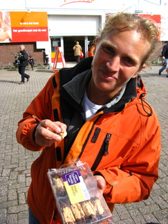 IMG 4289 - Bas showing the Bokkepootjes, typical dutch cookies